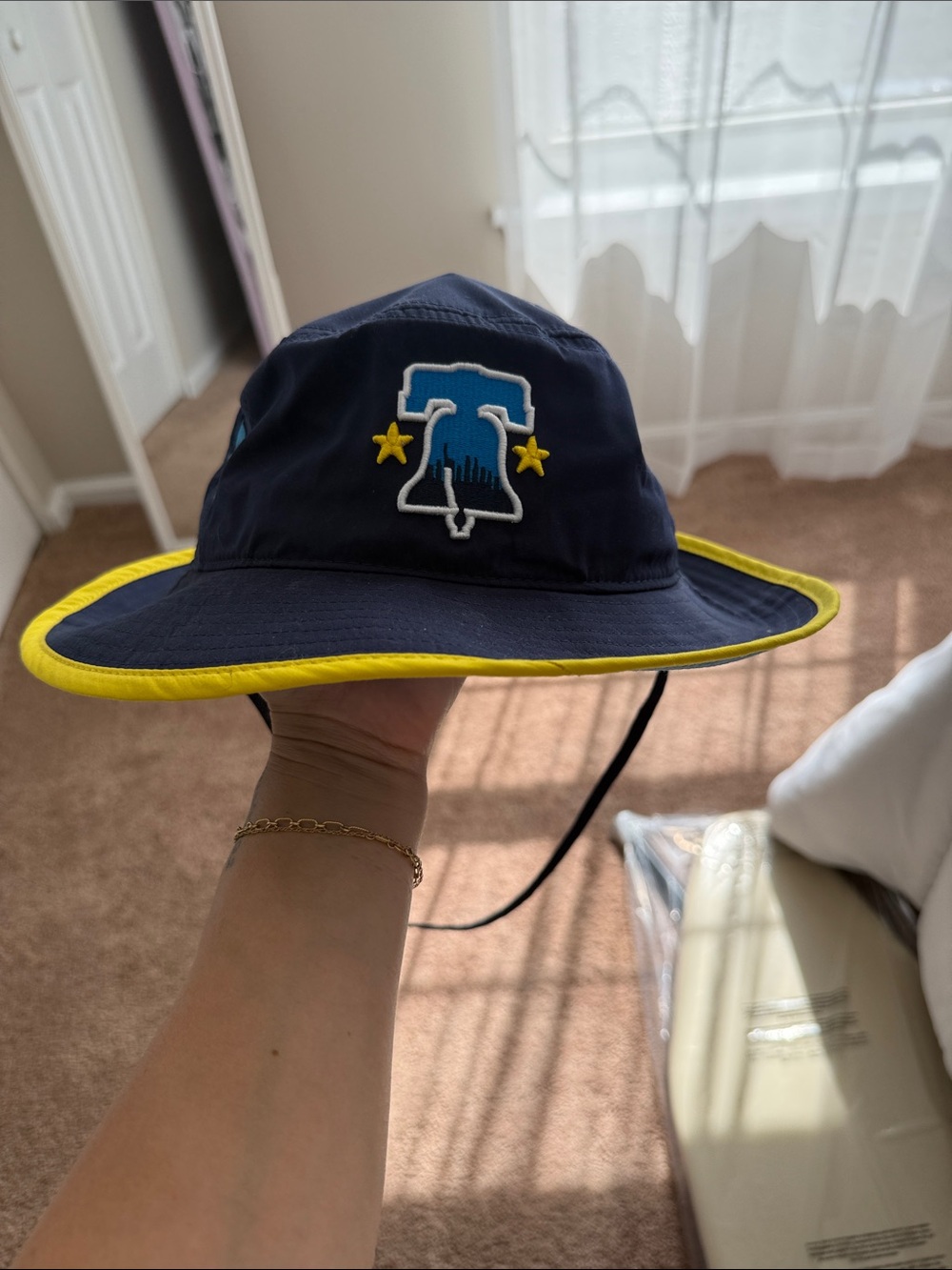 Phillies connect bucket hat
